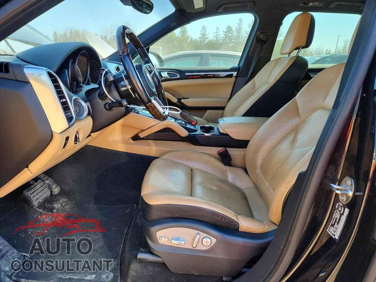 PORSCHE CAYENNE 2016 - WP1AA2A29GKA14943