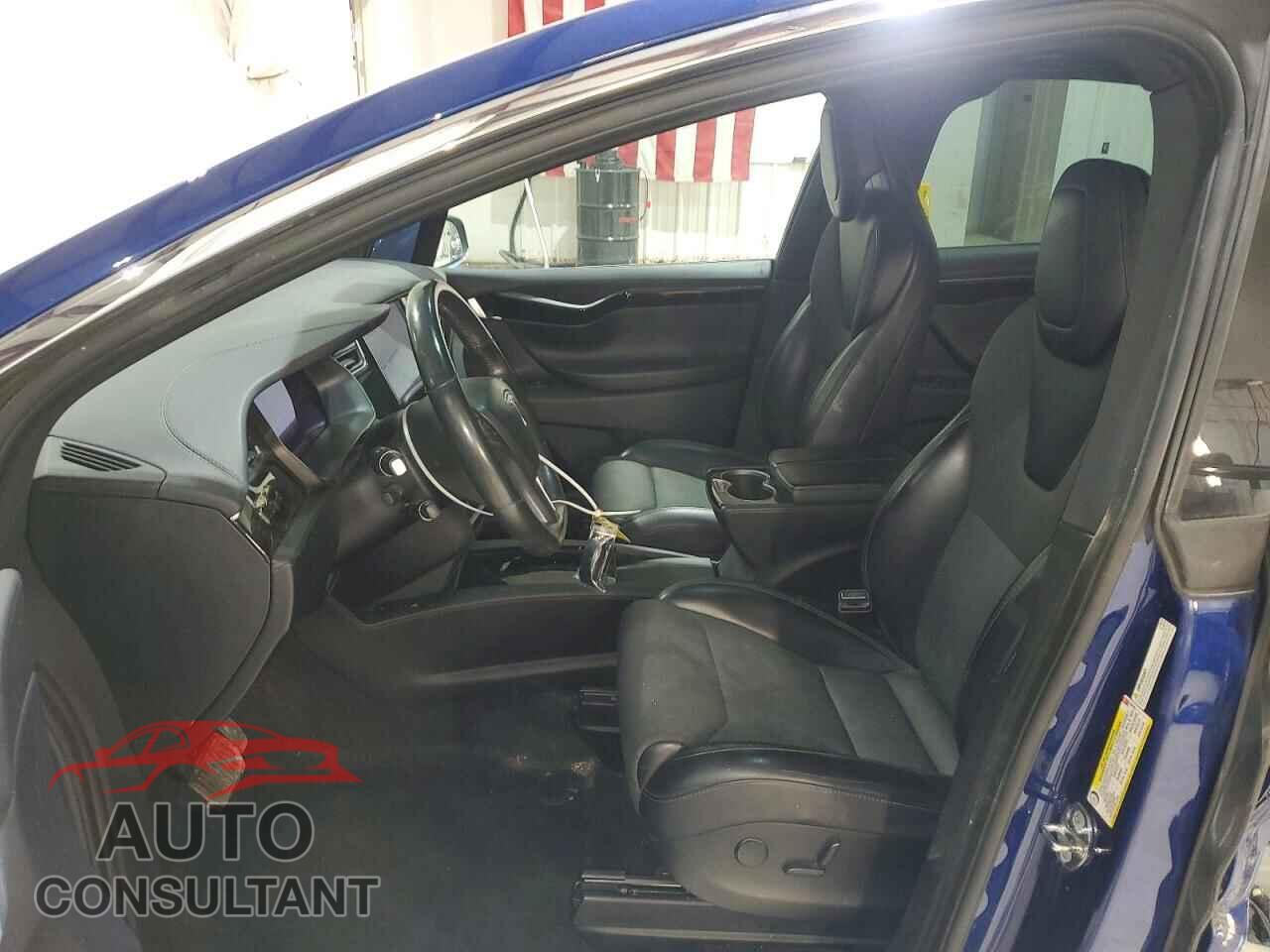 TESLA MODEL X 2018 - 5YJXCBE23JF102438