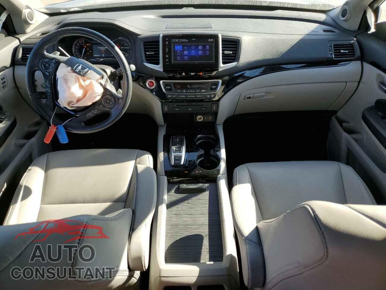 HONDA PILOT 2017 - 5FNYF5H96HB011700