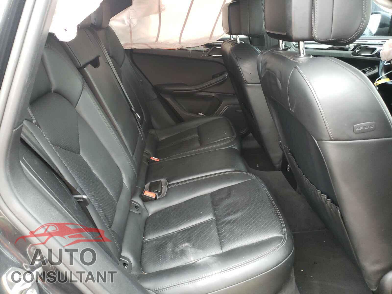 PORSCHE MACAN 2017 - WP1AA2A54HLB02093