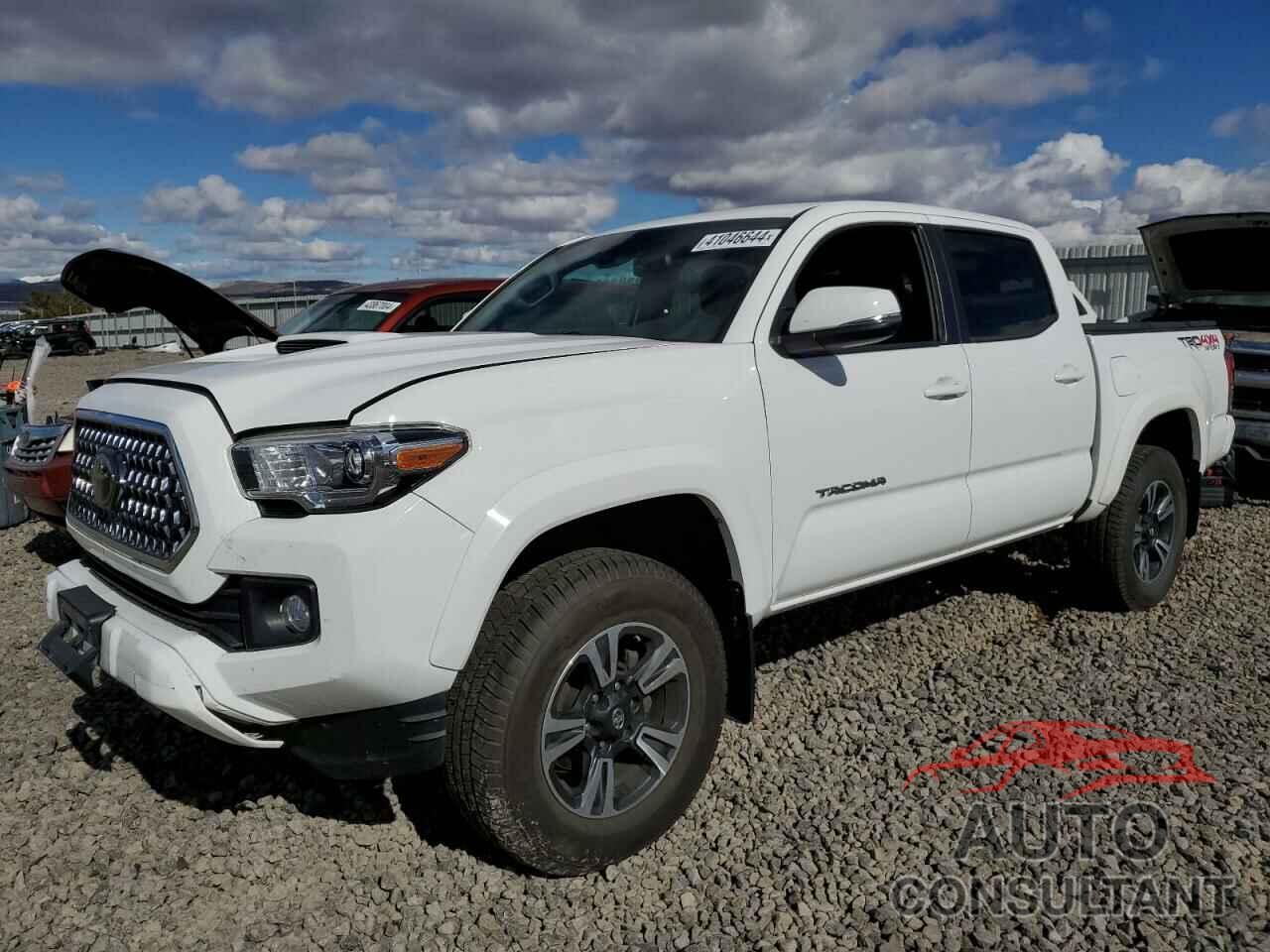 TOYOTA TACOMA 2018 - 3TMCZ5AN5JM188071