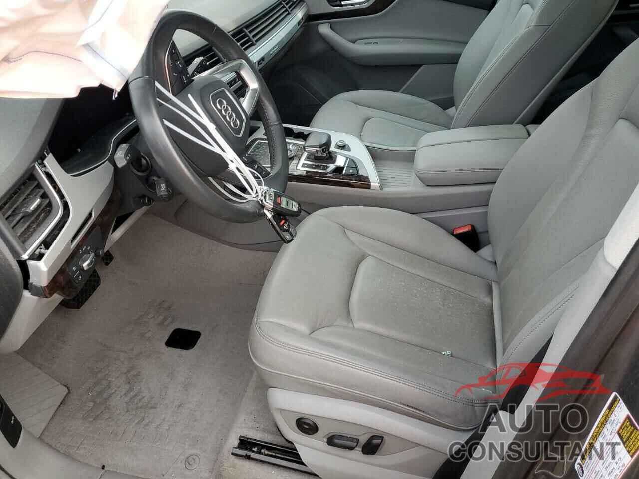 AUDI Q7 2019 - WA1LHAF70KD035272