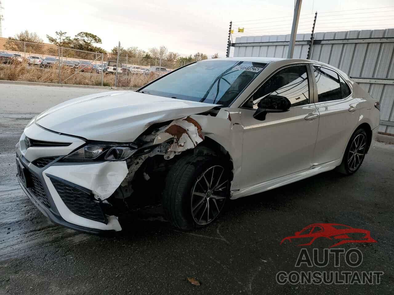 TOYOTA CAMRY 2021 - 4T1G11AK8MU442617