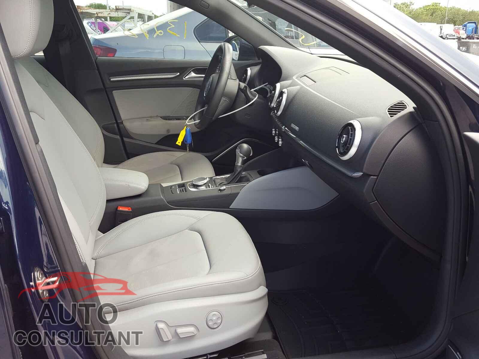 AUDI A3 2018 - WAUTPBFF7JA154620