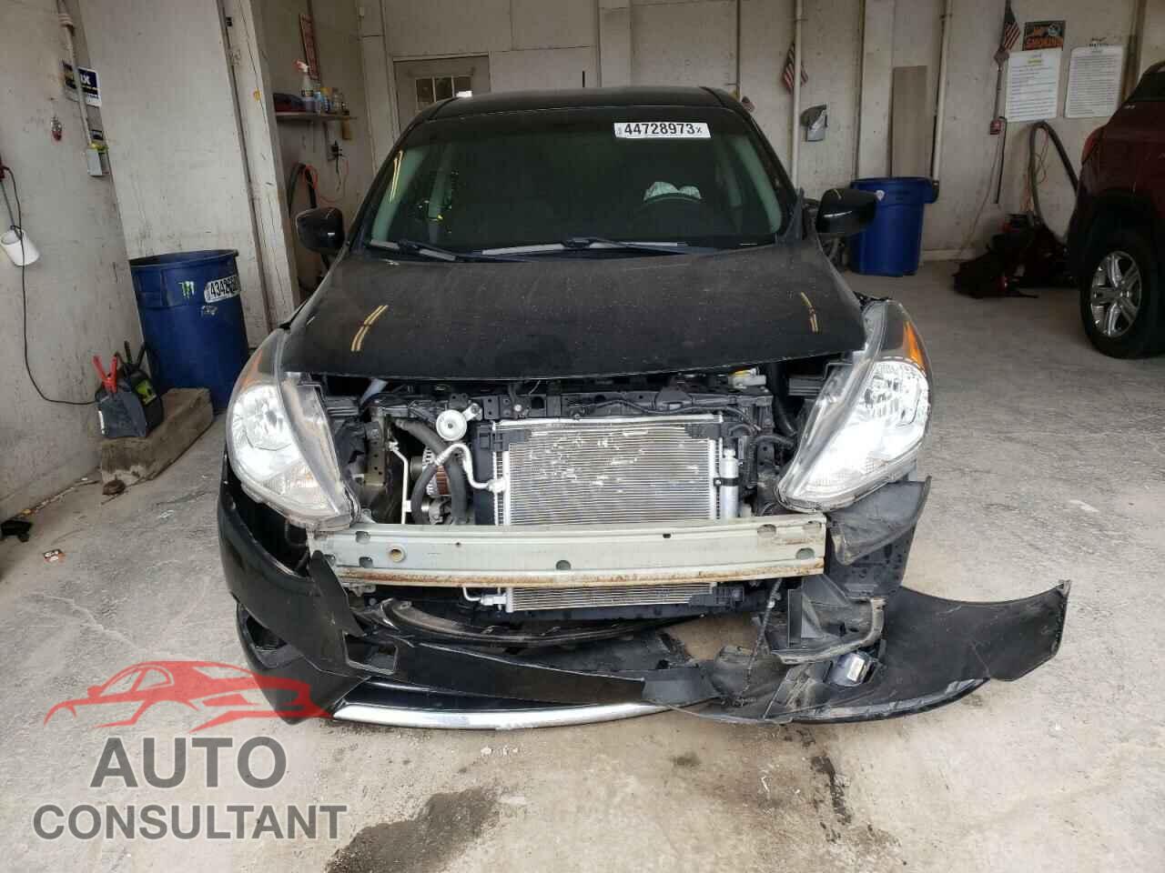 NISSAN VERSA 2017 - 3N1CN7AP7HL847103