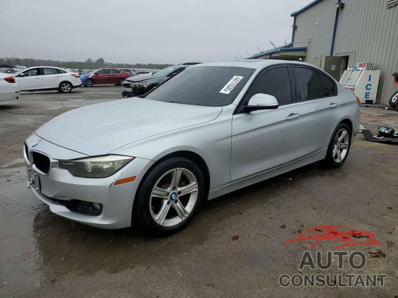 BMW 3 SERIES 2013 - WBA3C1C53DF439422