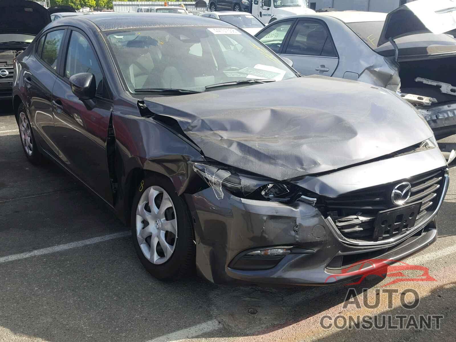 MAZDA 3 2018 - 3MZBN1U75JM216980