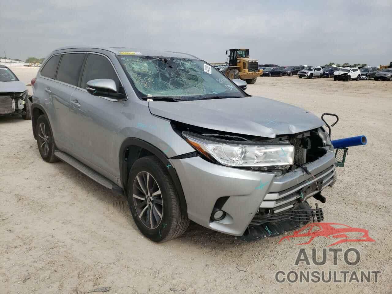 TOYOTA HIGHLANDER 2018 - 5TDKZRFH6JS532139