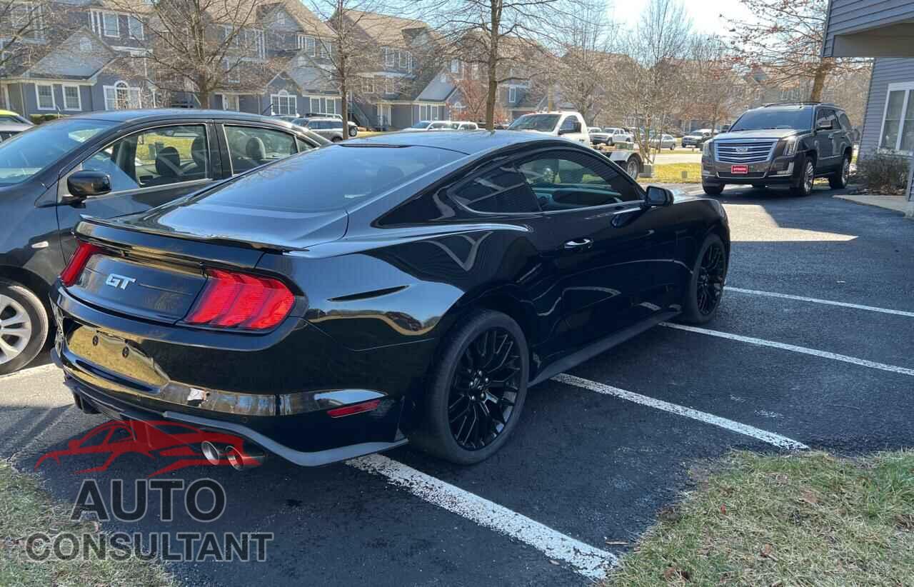 FORD MUSTANG 2018 - 1FA6P8CF0J5115843