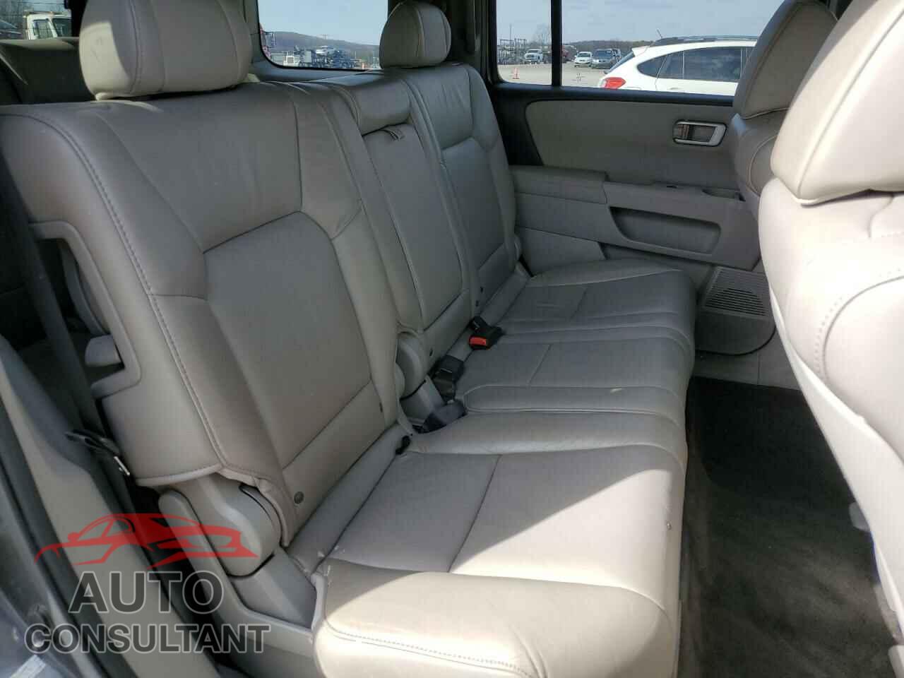 HONDA PILOT 2011 - 5FNYF4H55BB052463