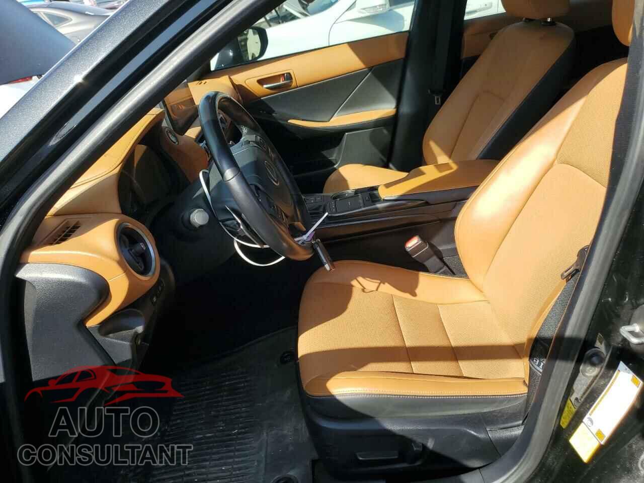 LEXUS IS 2021 - JTHCA1D23M5114819