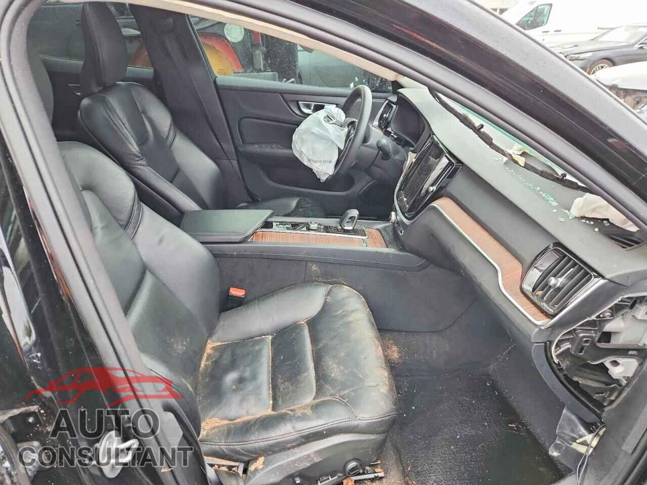 VOLVO S60 2023 - 7JRL12TW6PG254904