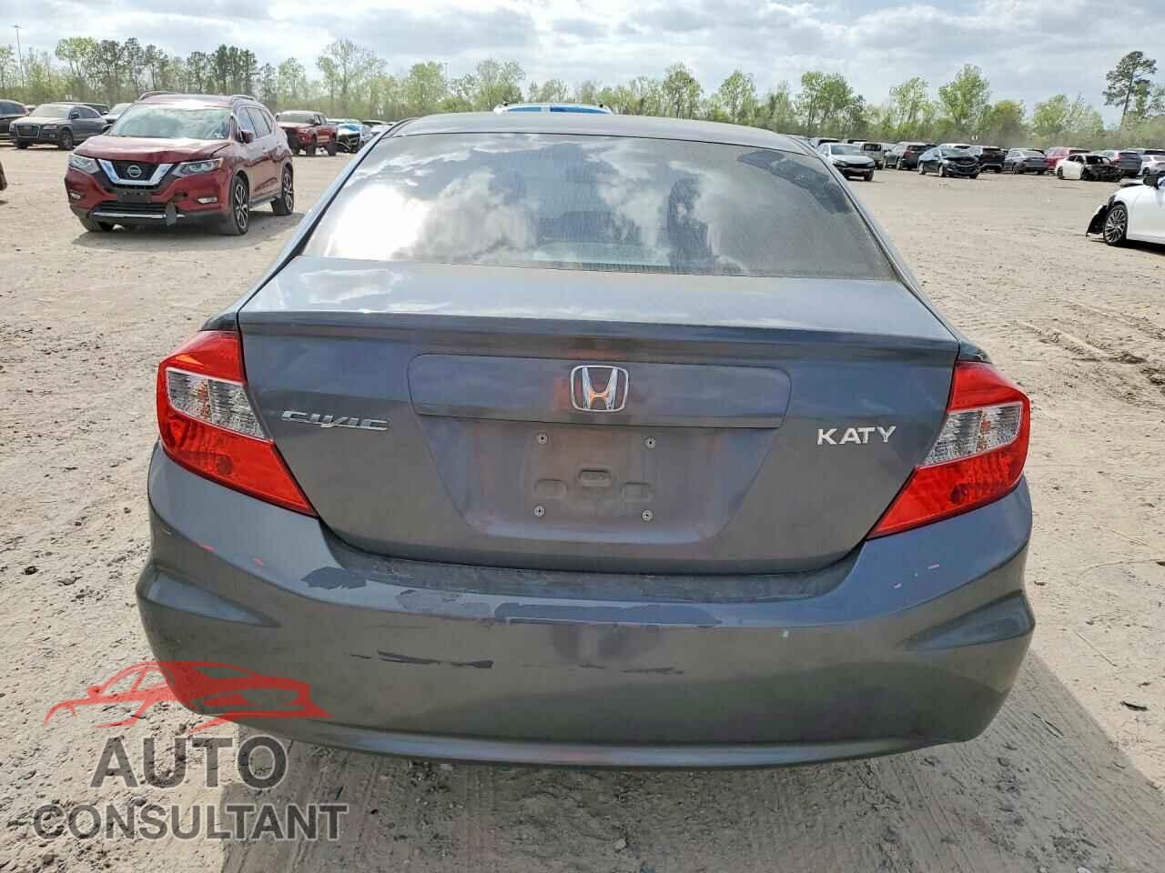 HONDA CIVIC 2012 - 2HGFB2F56CH559895