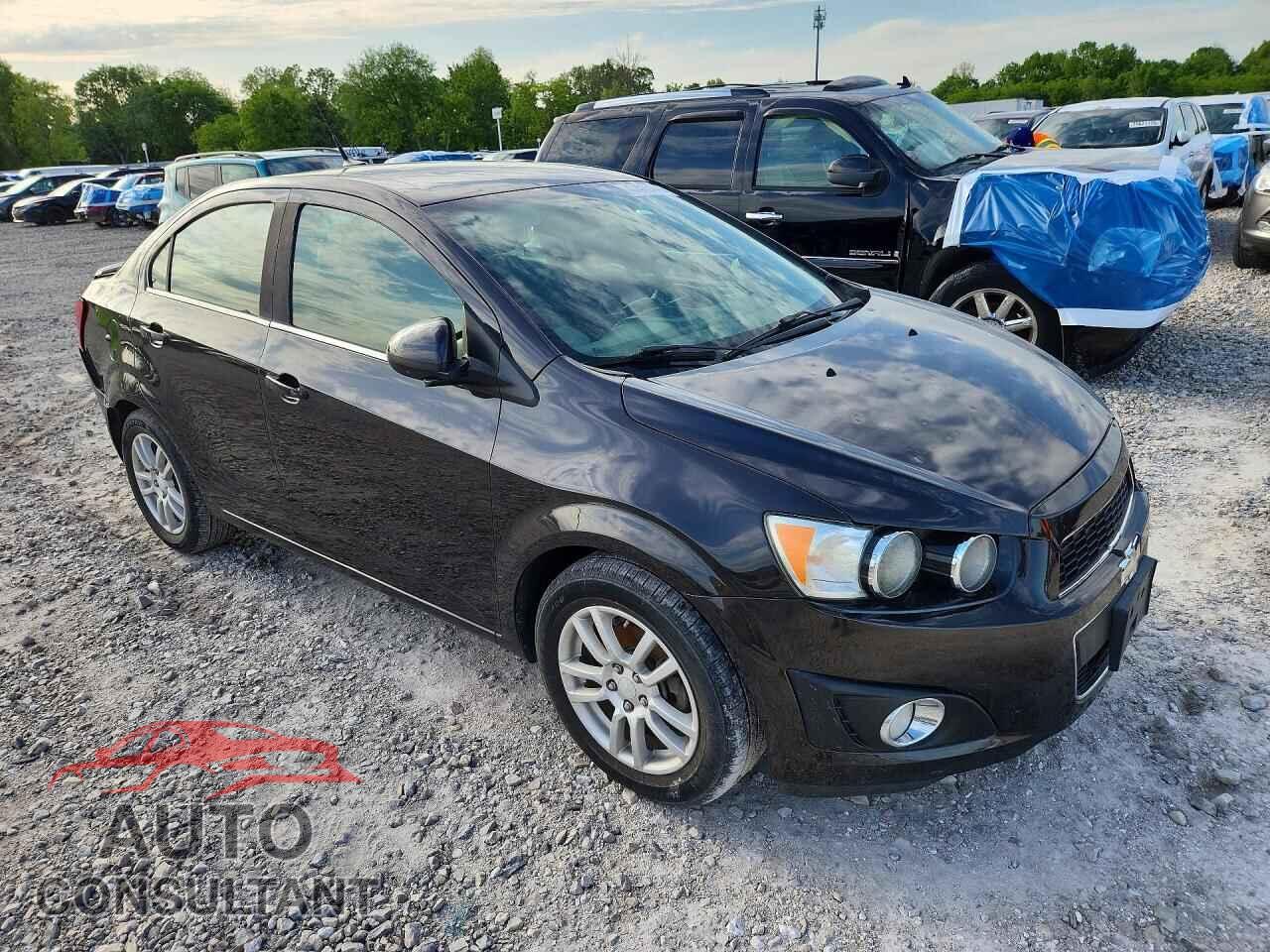 CHEVROLET SONIC 2014 - 1G1JC5SH4E4103099