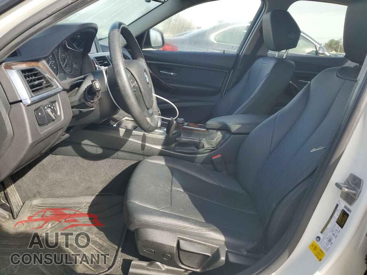 BMW 3 SERIES 2016 - WBA8E1G57GNU10008