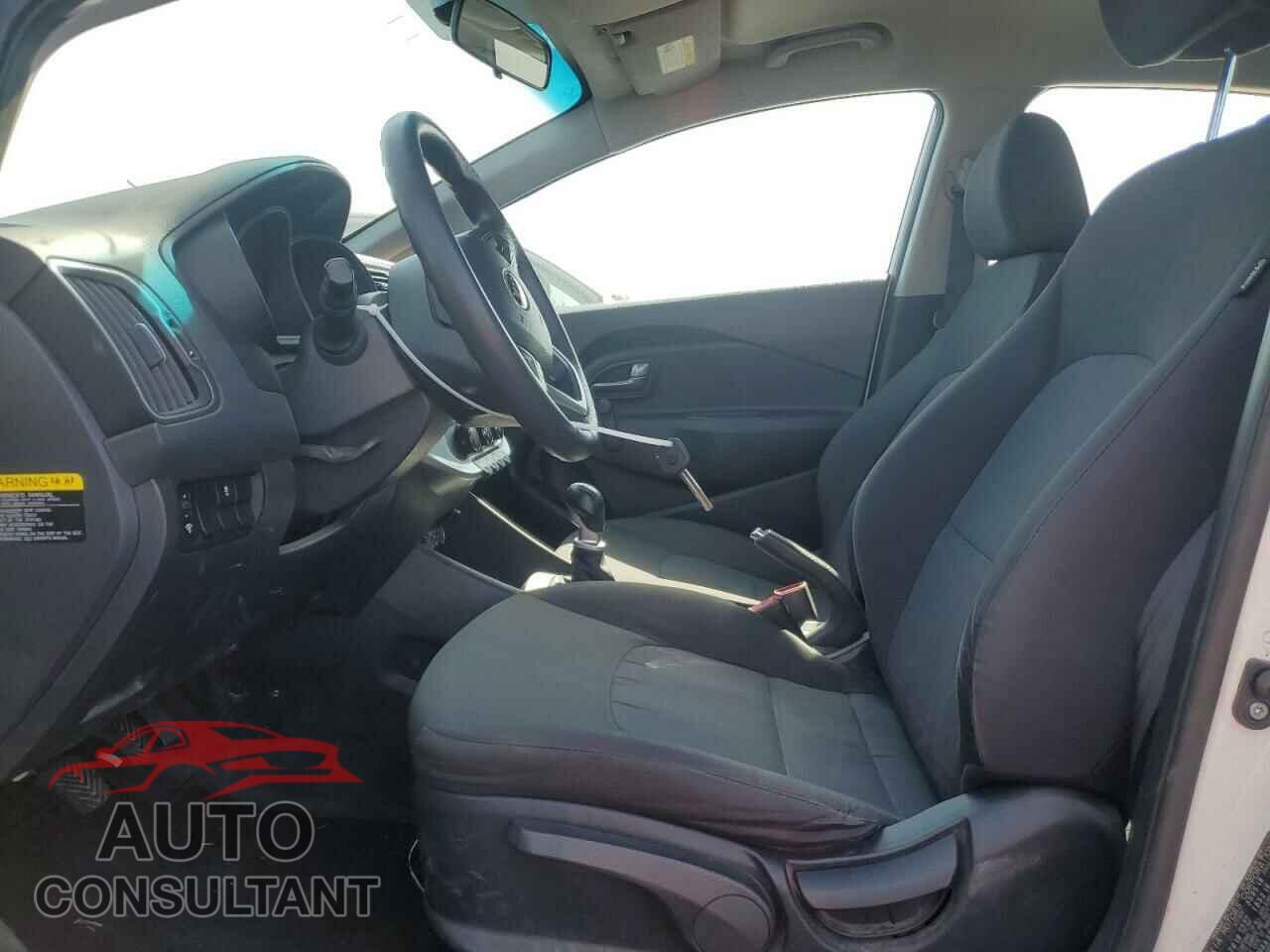 KIA RIO 2016 - KNADM4A38G6589258