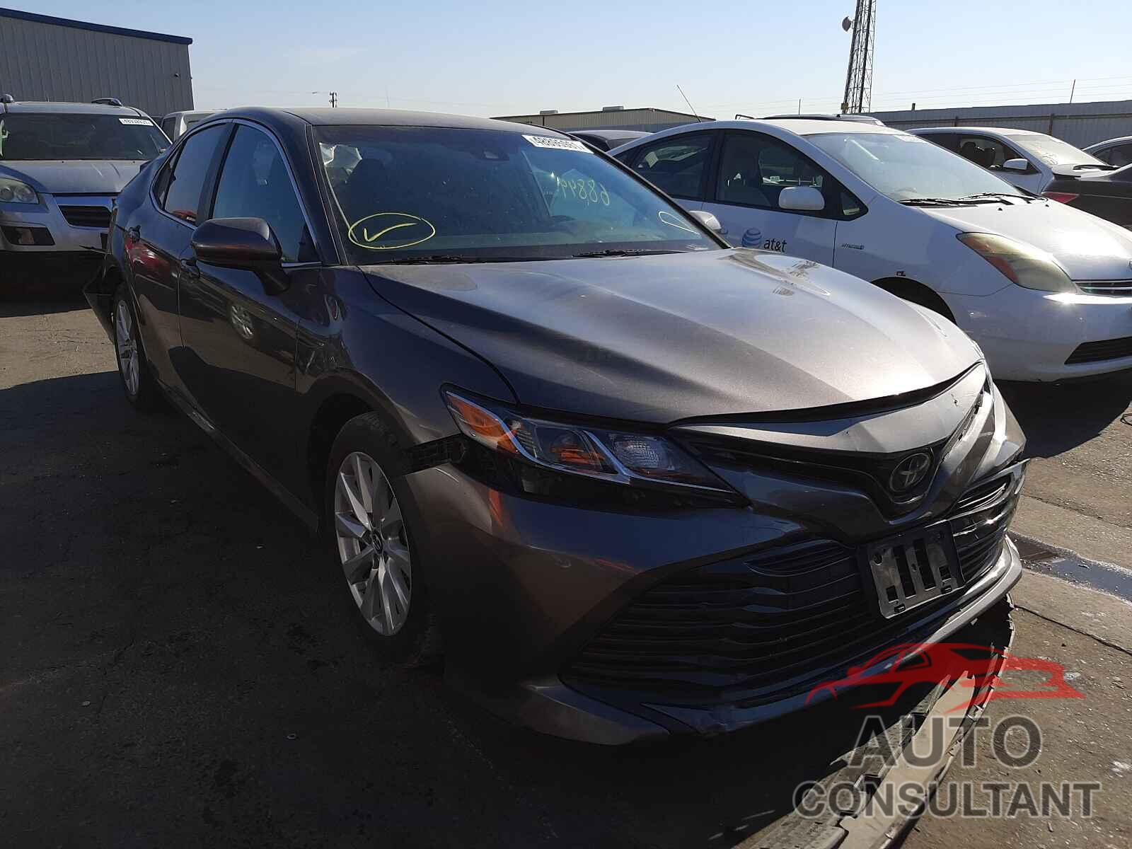 TOYOTA CAMRY 2018 - 4T1B11HK5JU053168