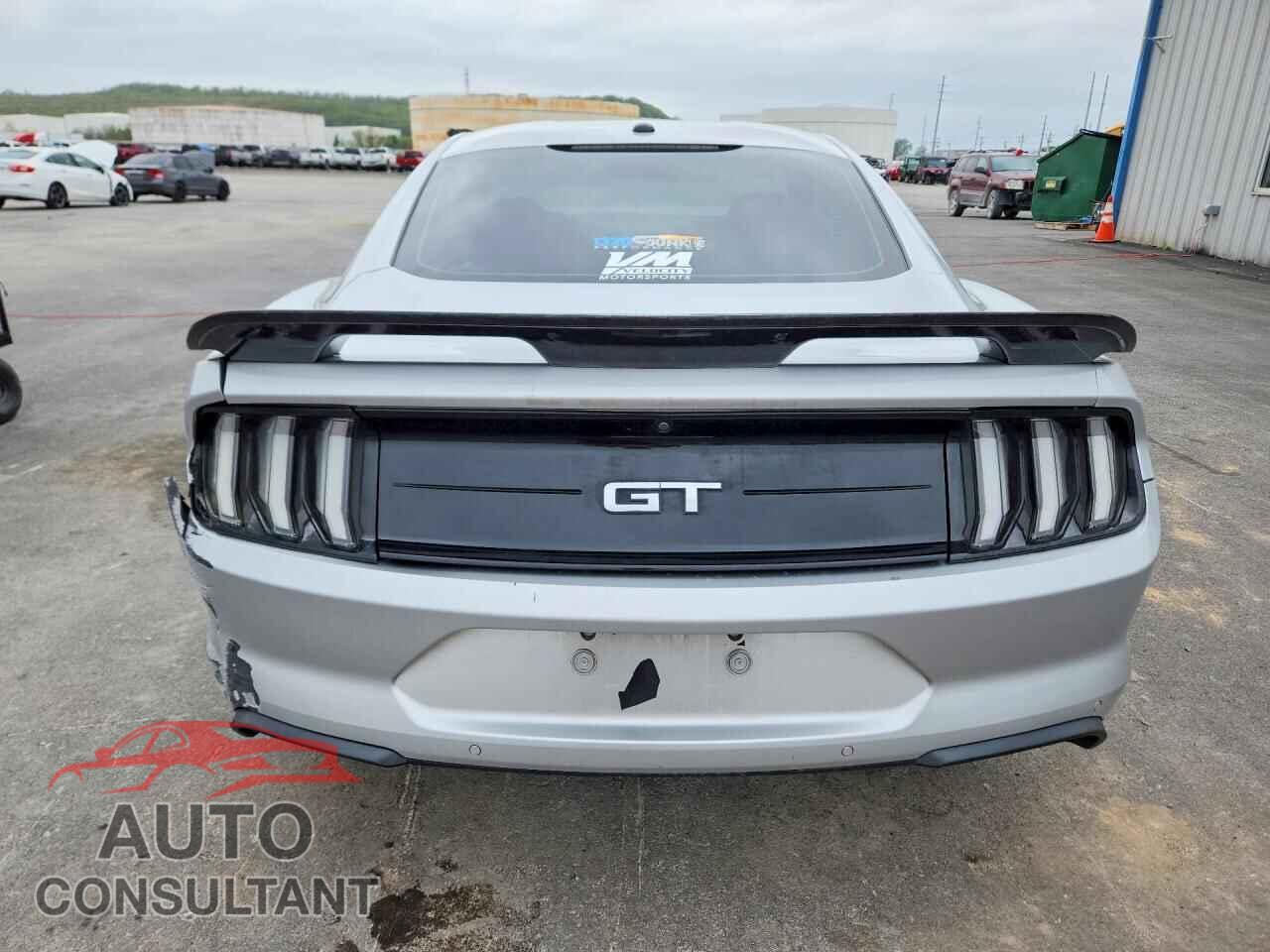 FORD MUSTANG 2019 - 1FA6P8CF1K5174756