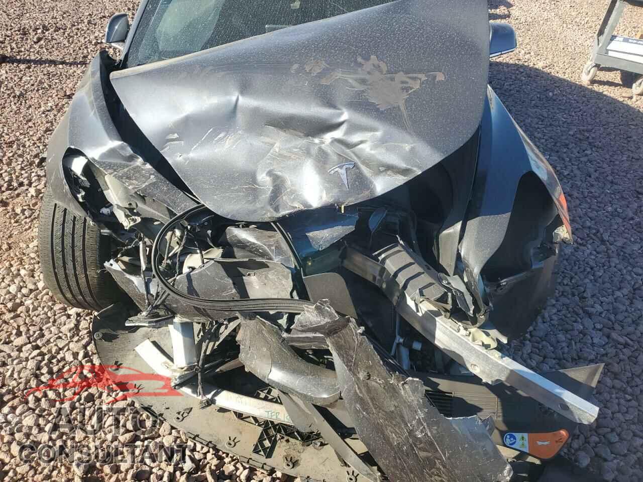 TESLA MODEL 3 2018 - 5YJ3E1EA4JF010765