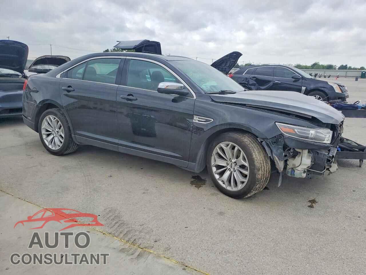 FORD TAURUS 2019 - 1FAHP2F86KG118660