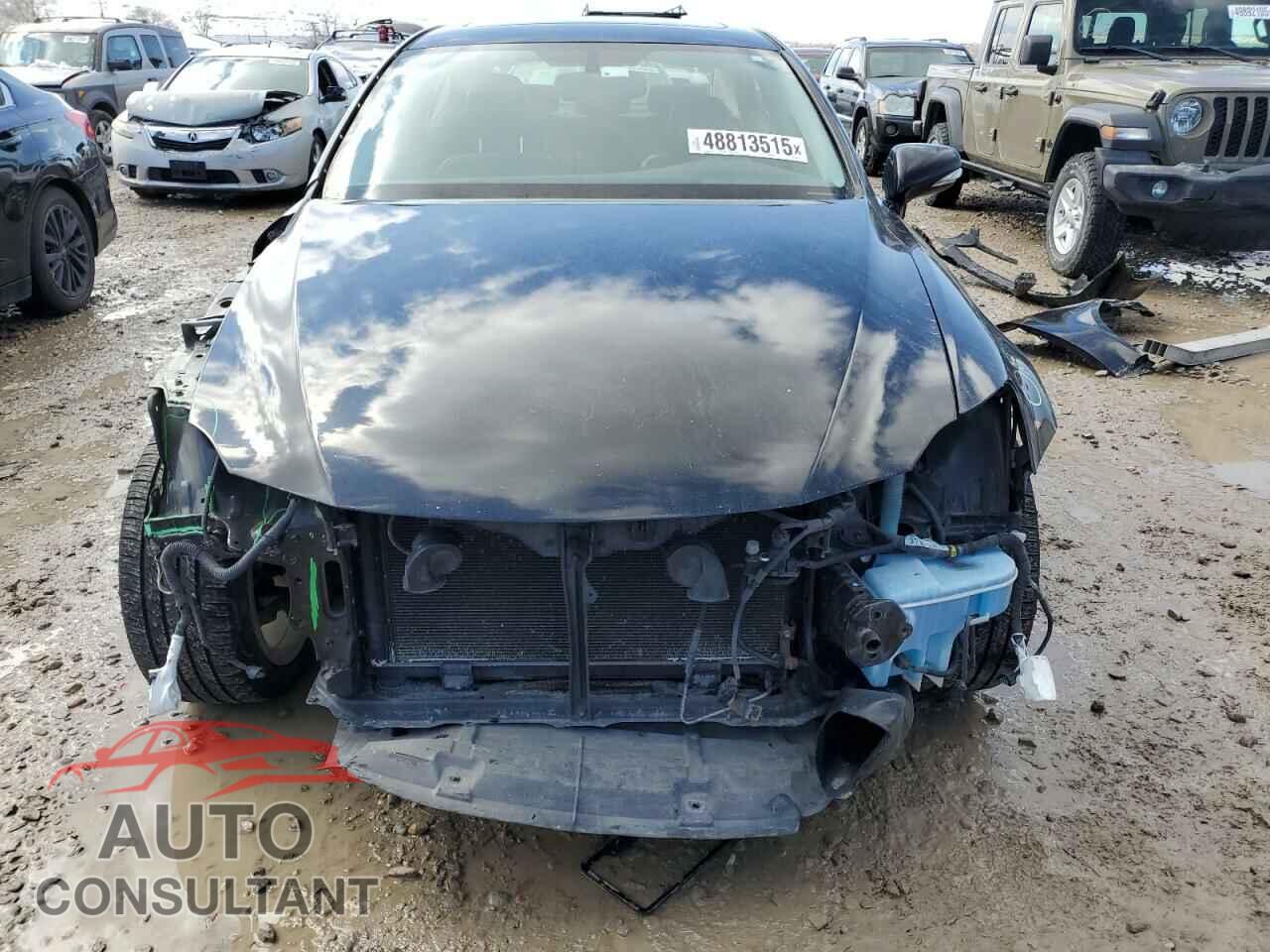 LEXUS IS 2013 - JTHCF5C23D5062845