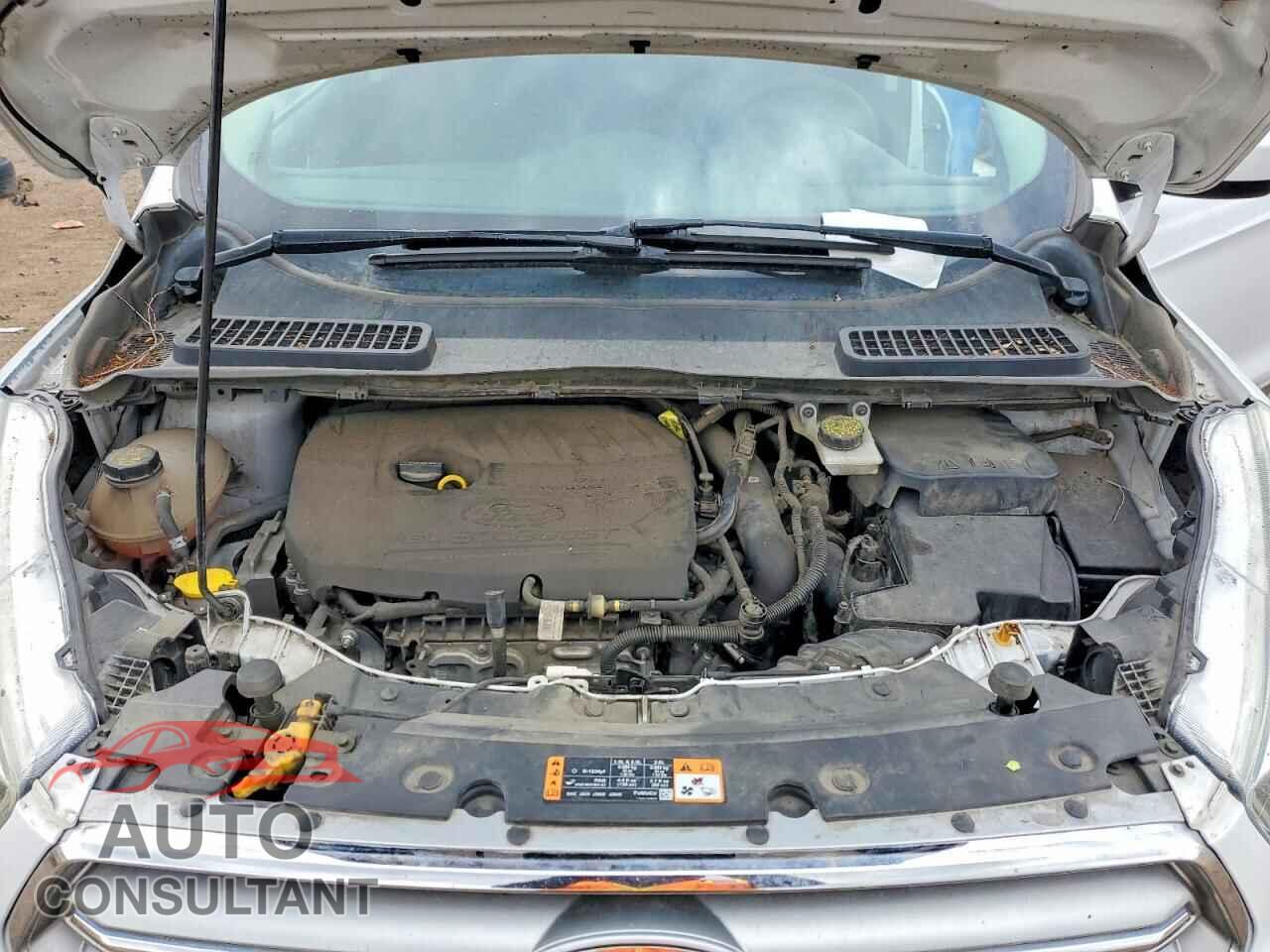 FORD ESCAPE 2017 - 1FMCU0GDXHUC67995