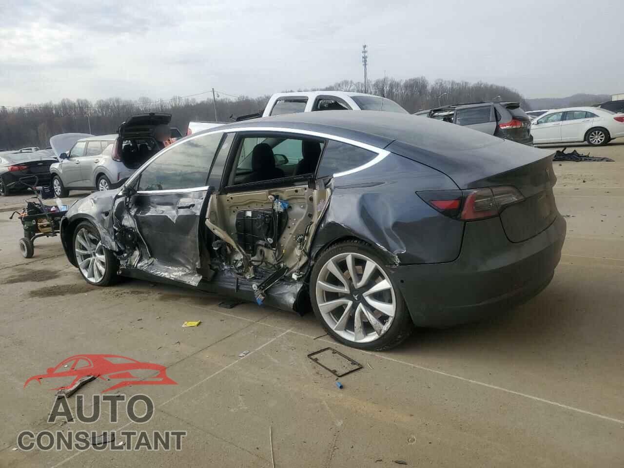TESLA MODEL 3 2018 - 5YJ3E1EBXJF145354