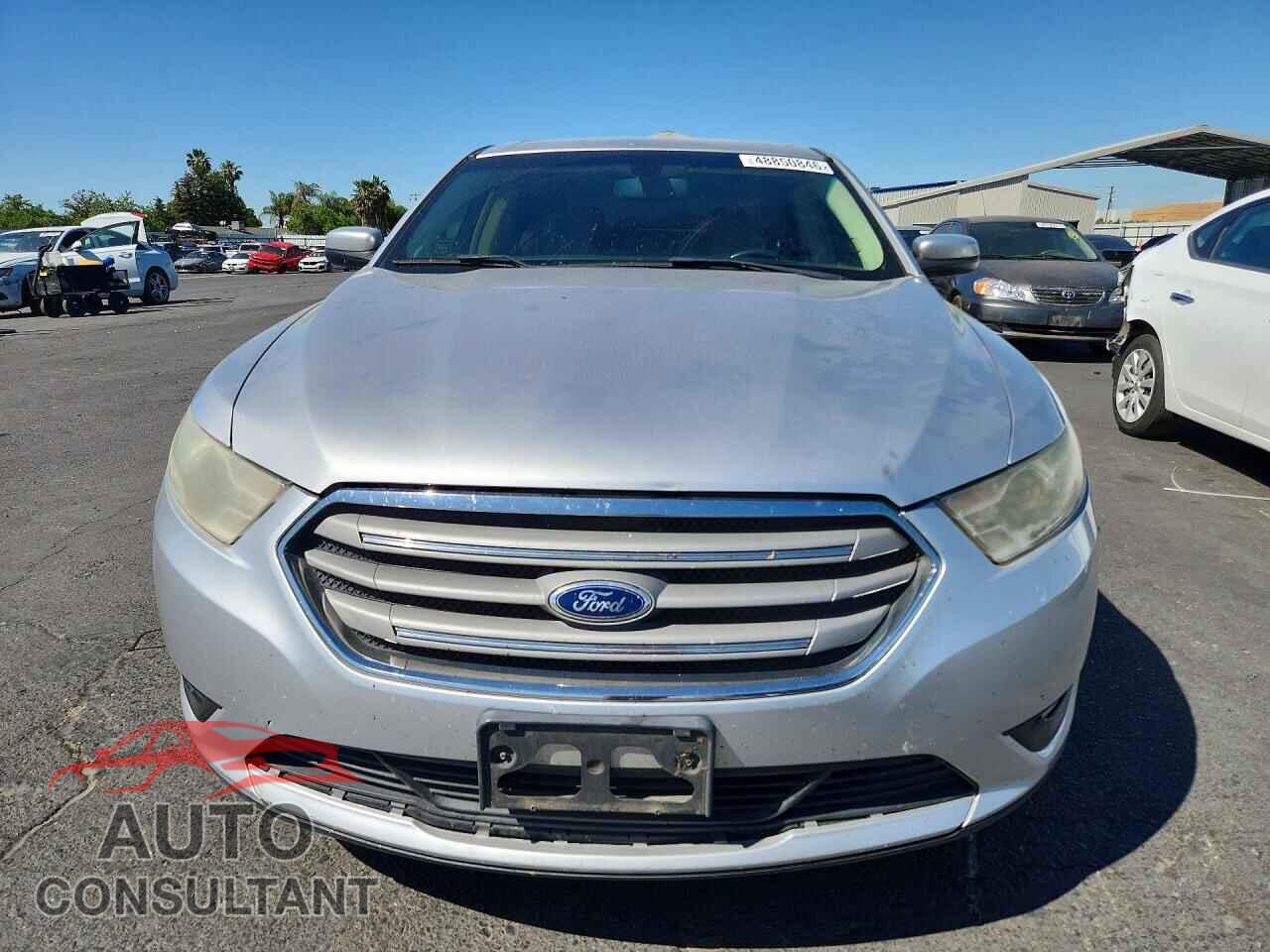 FORD TAURUS 2015 - 1FAHP2E82FG131851