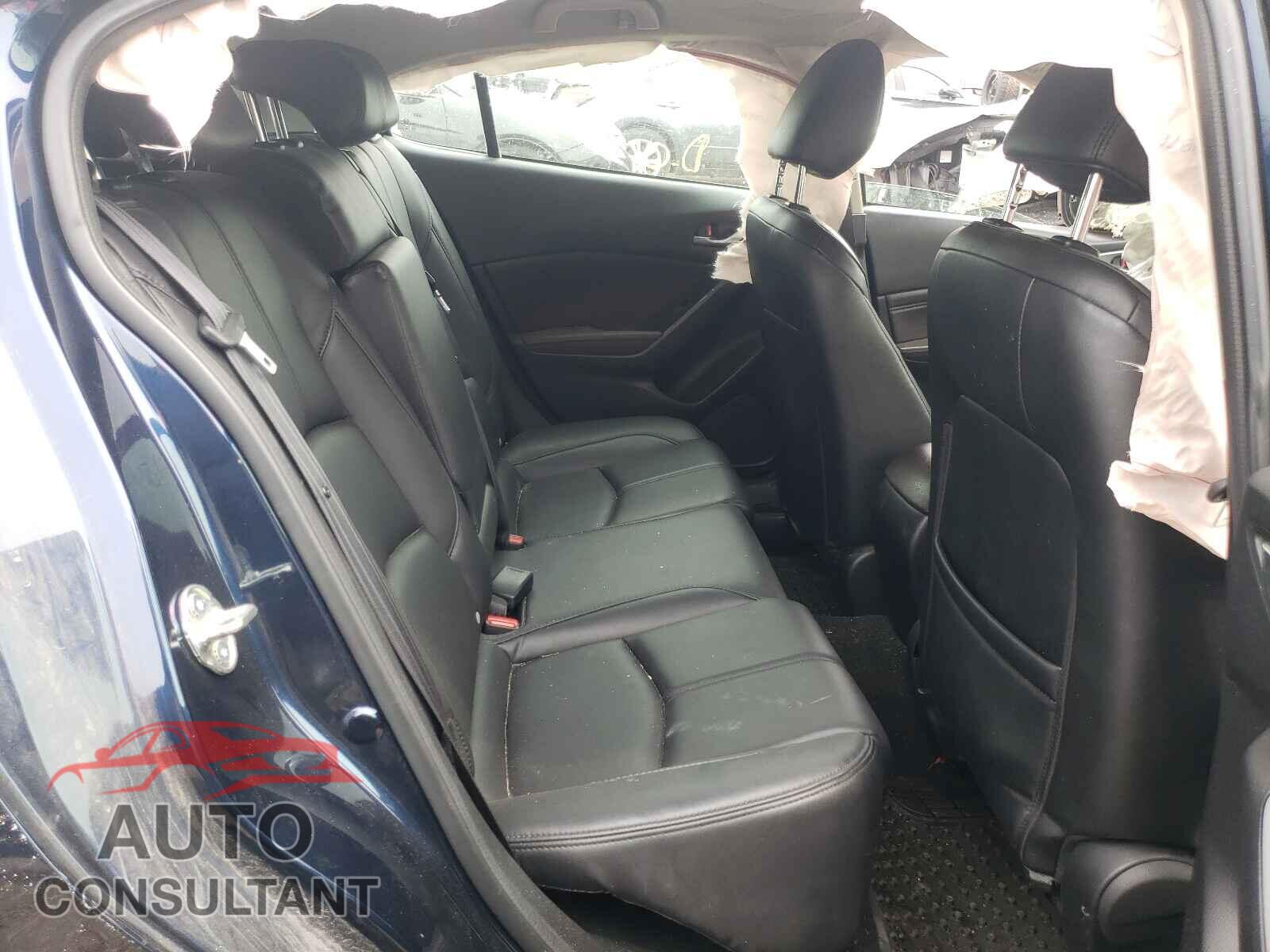MAZDA 3 2018 - 3MZBN1L30JM228629