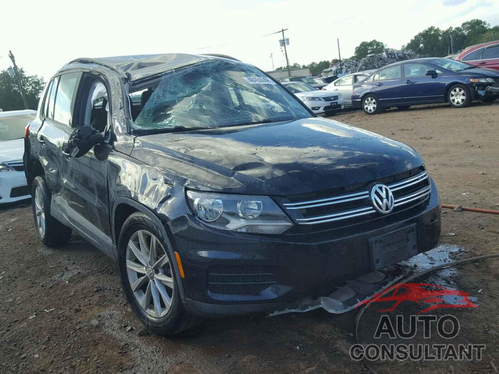 VOLKSWAGEN TIGUAN S 2017 - WVGBV7AX8HK053894