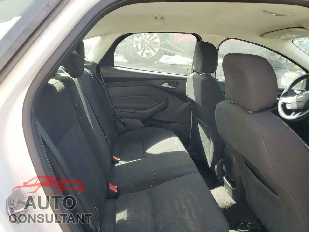 FORD FOCUS 2017 - 1FADP3F23HL280276