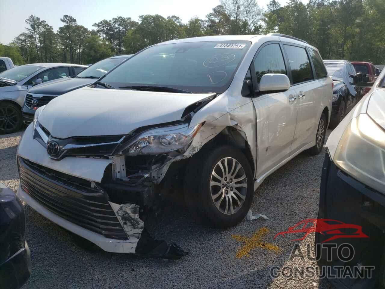 TOYOTA SIENNA 2018 - 5TDYZ3DC1JS962305