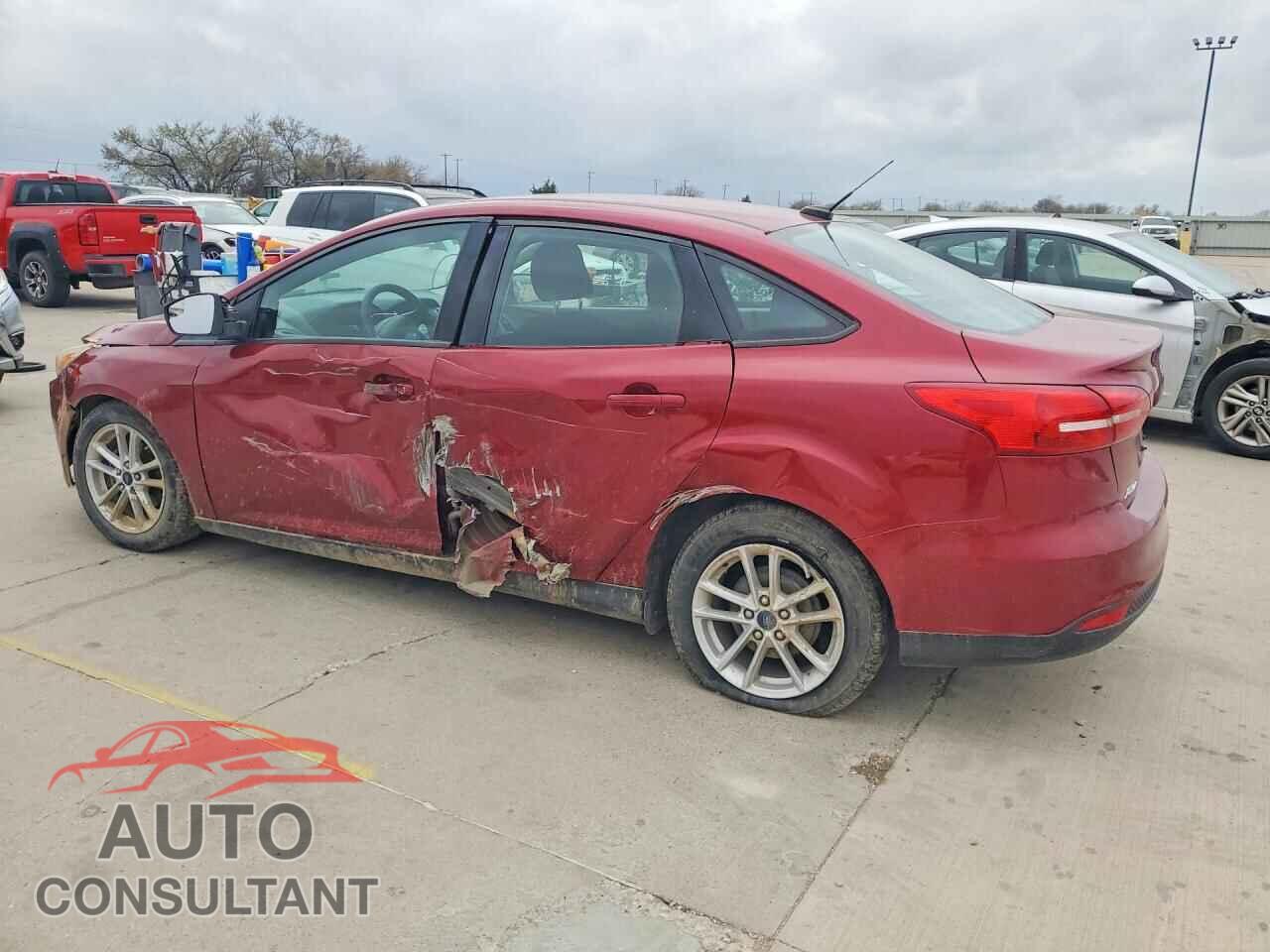FORD FOCUS 2017 - 1FADP3F28HL328676