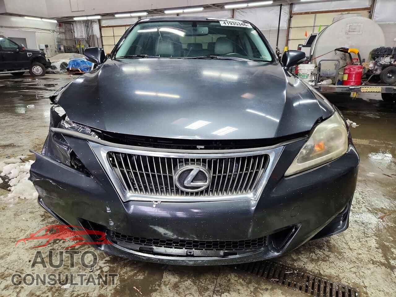 LEXUS IS 2011 - JTHBF5C26B5149860