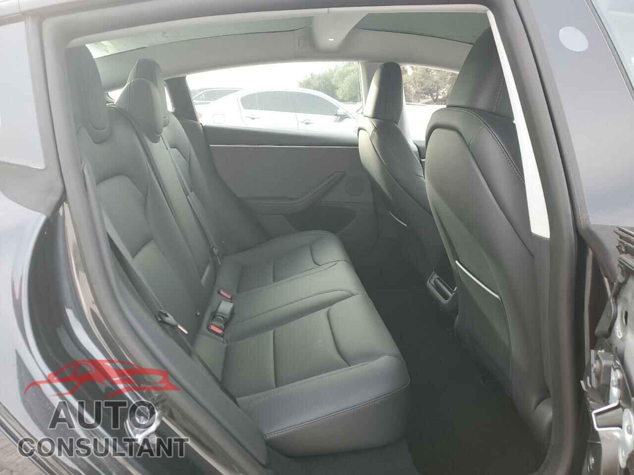 TESLA MODEL 3 2024 - 5YJ3E1EA6RF864393