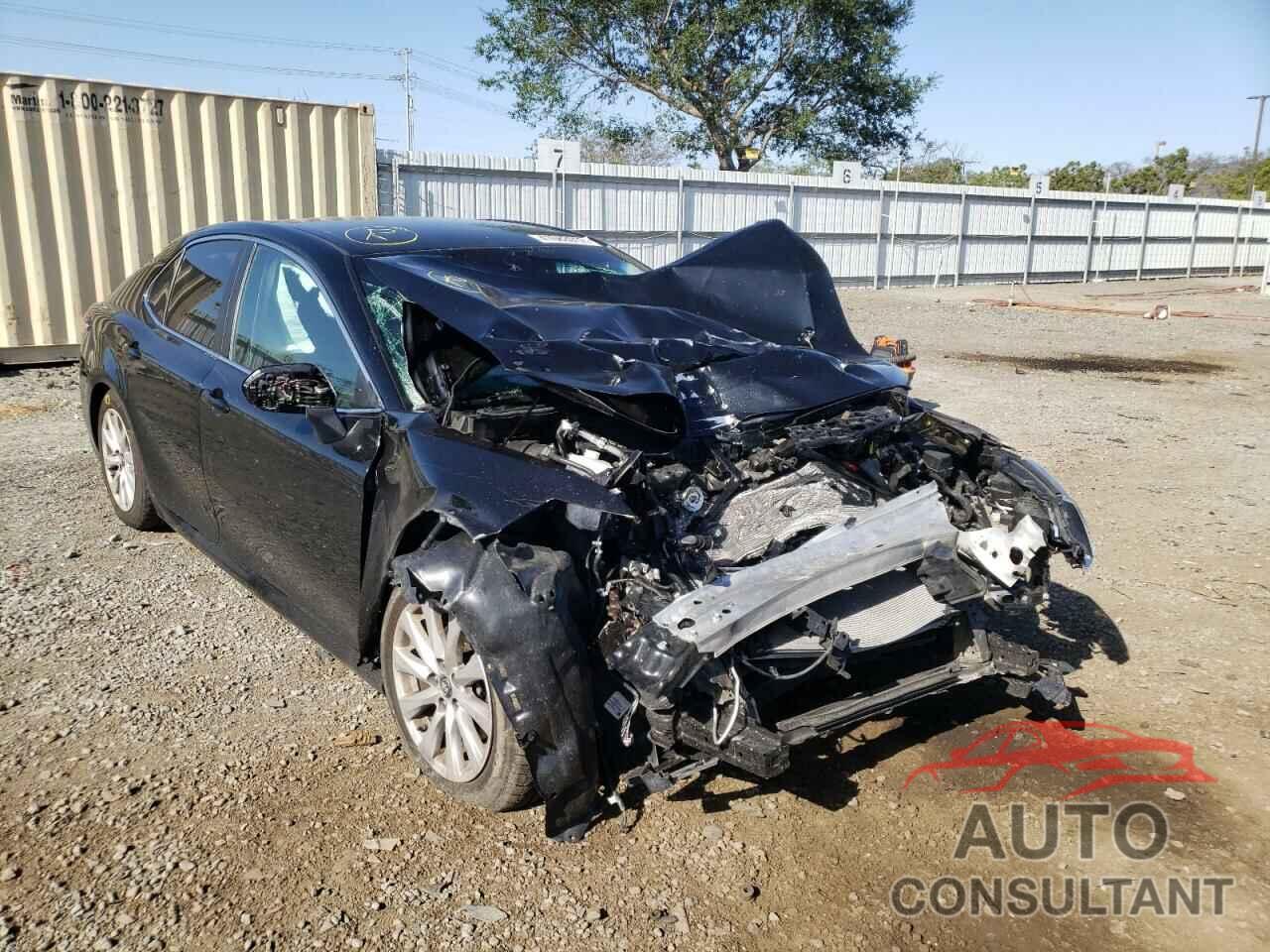 TOYOTA CAMRY 2018 - 4T1B11HK0JU620628