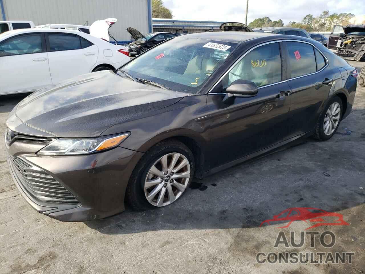 TOYOTA CAMRY 2018 - 4T1B11HK2JU038403