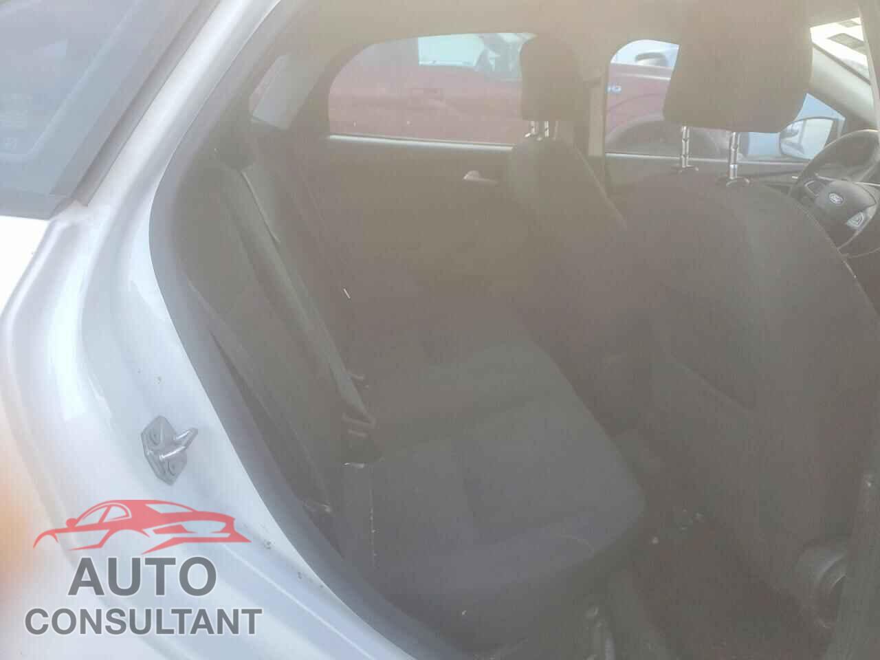 FORD FOCUS 2016 - 1FADP3F20GL253065