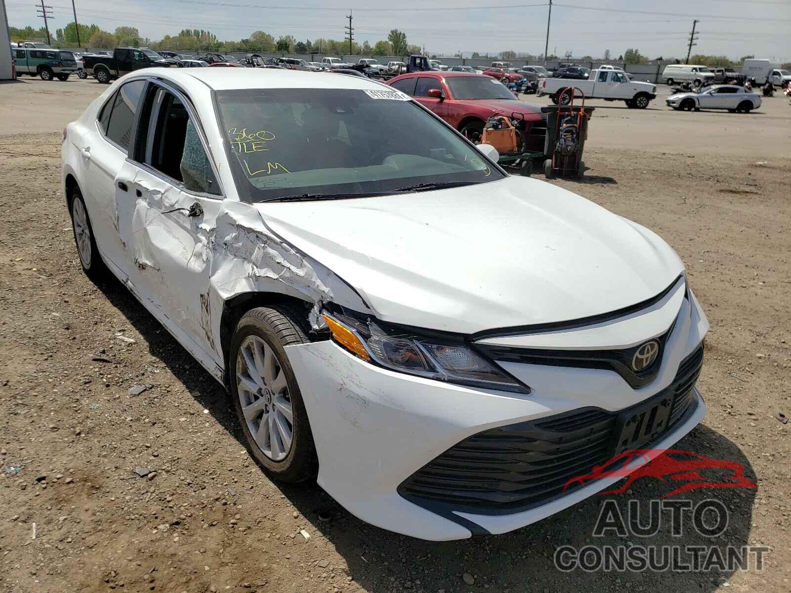 TOYOTA CAMRY 2018 - 4T1B11HK1JU633937