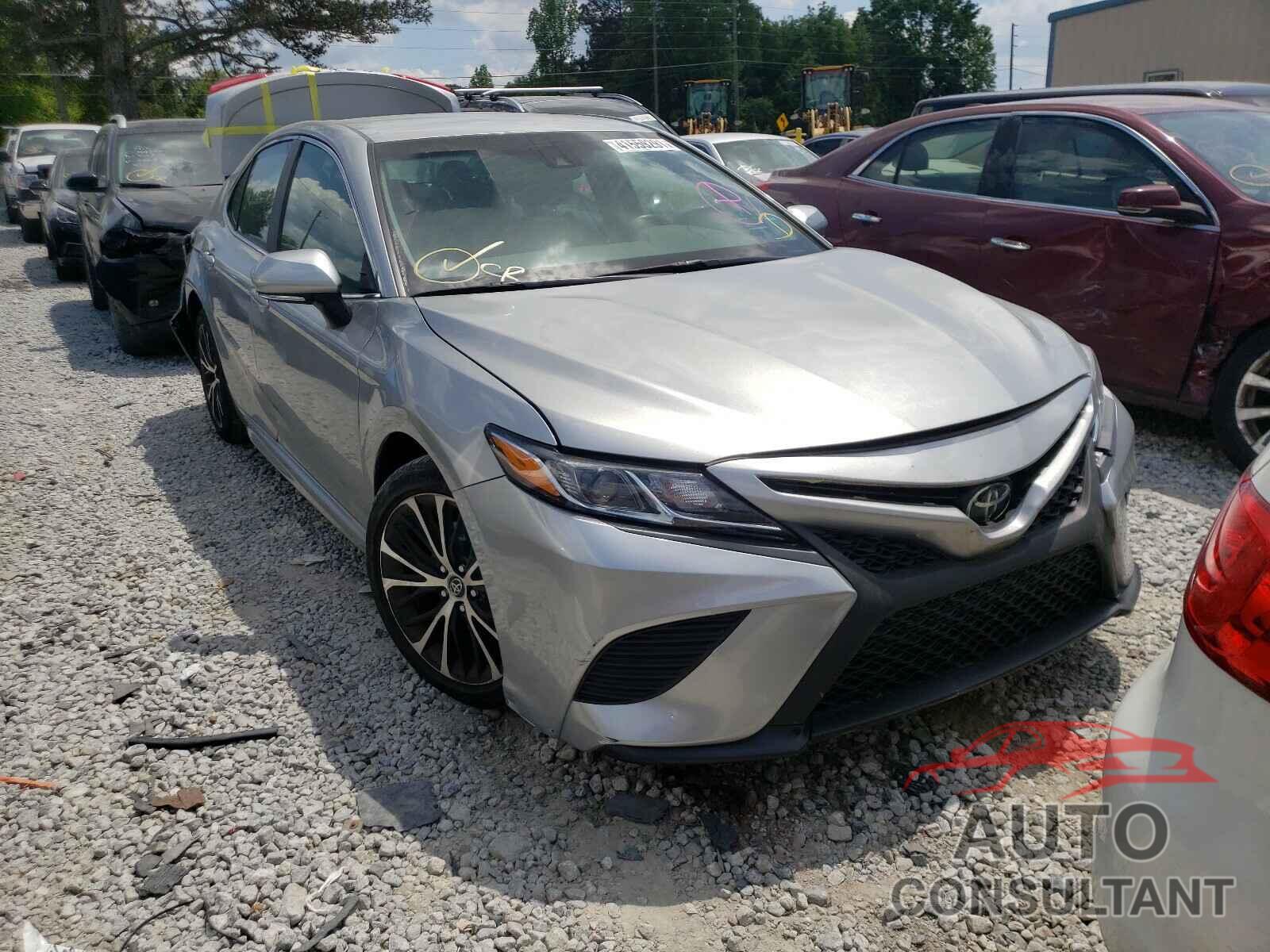 TOYOTA CAMRY 2018 - 4T1B11HK0JU651006