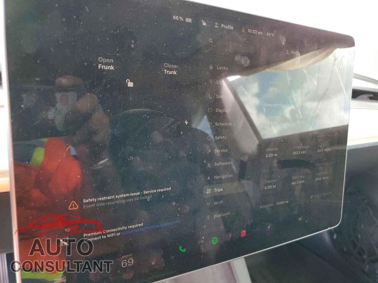 TESLA MODEL 3 2023 - 5YJ3E1EA5PF570075