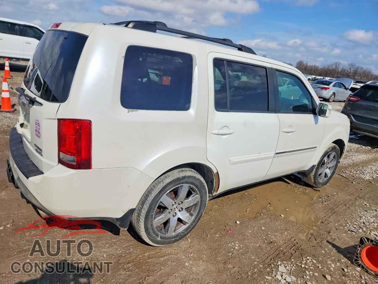 HONDA PILOT 2013 - 5FNYF4H98DB056898