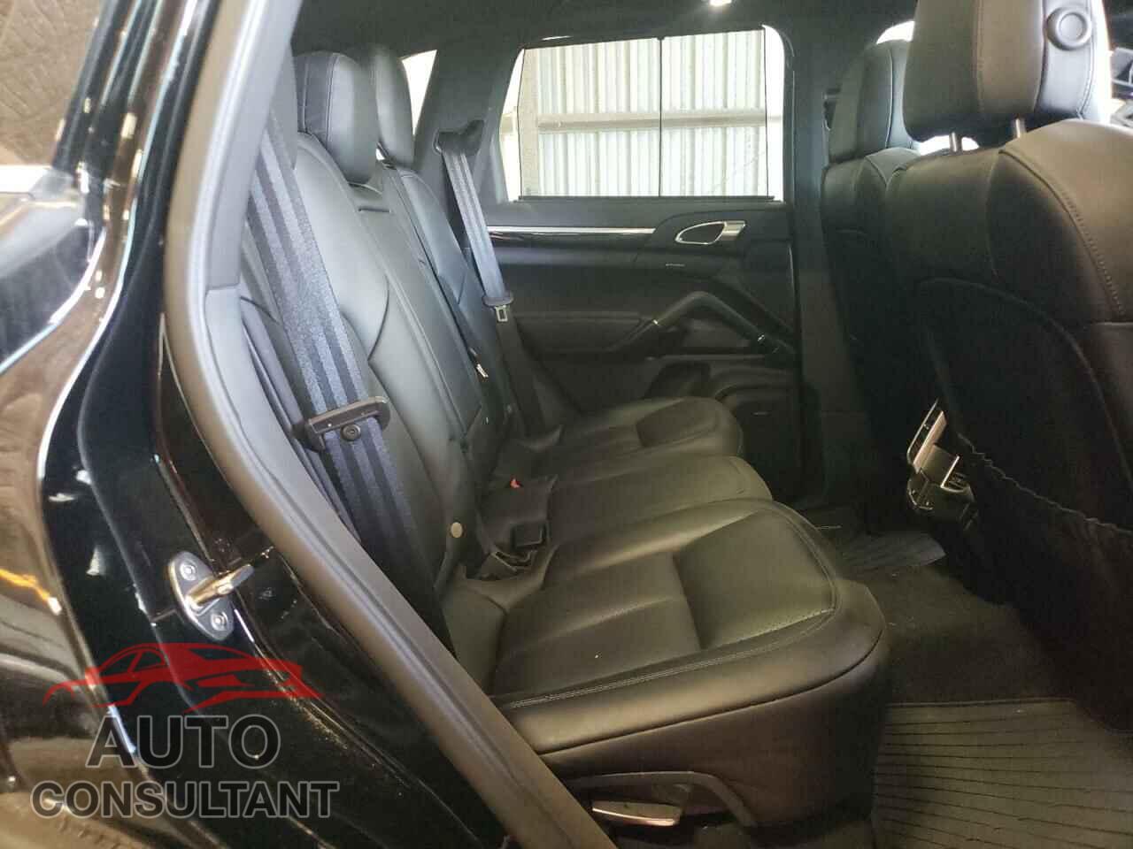 PORSCHE CAYENNE 2017 - WP1AB2A23HLA50149