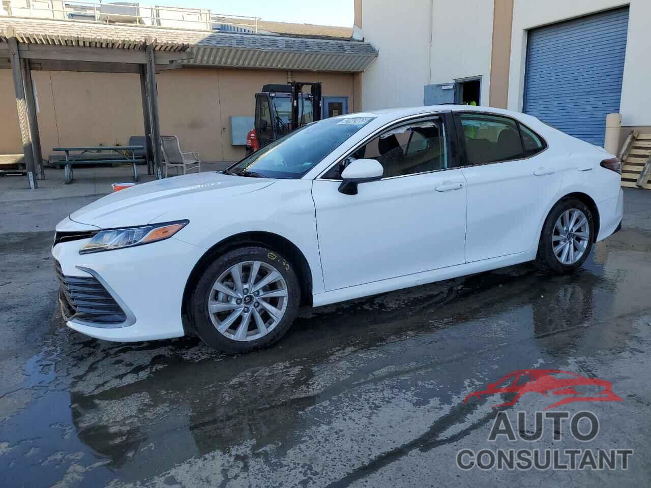 TOYOTA CAMRY 2022 - 4T1C11AK9NU629350