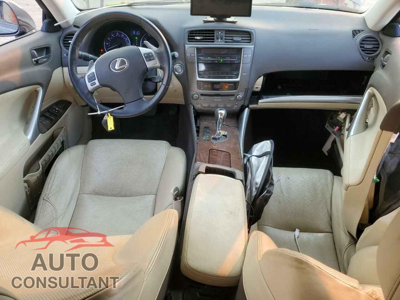 LEXUS IS 2012 - JTHBF5C27C5180035