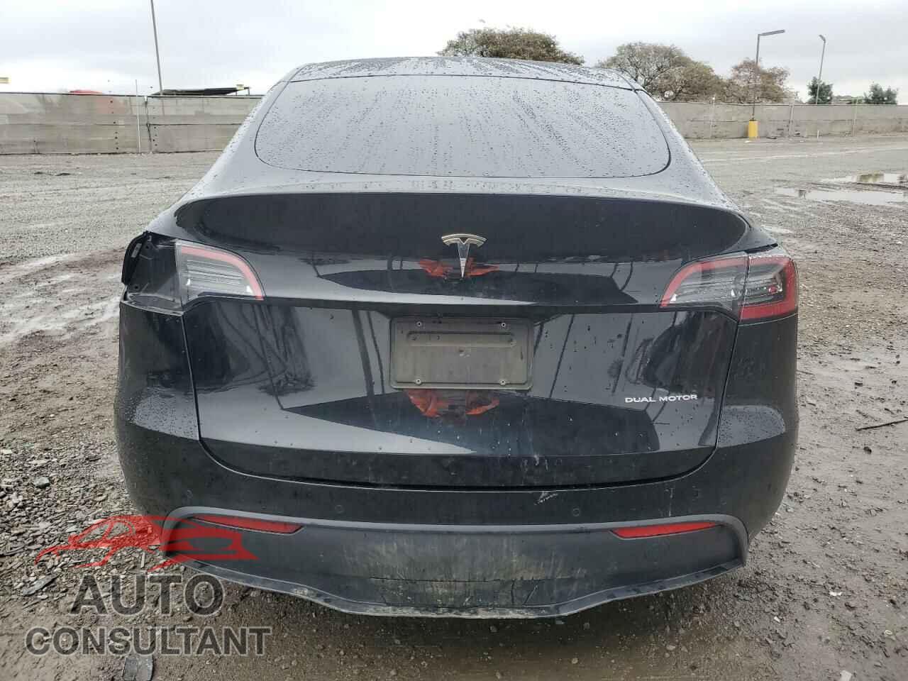 TESLA MODEL Y 2021 - 5YJYGAEE4MF207314