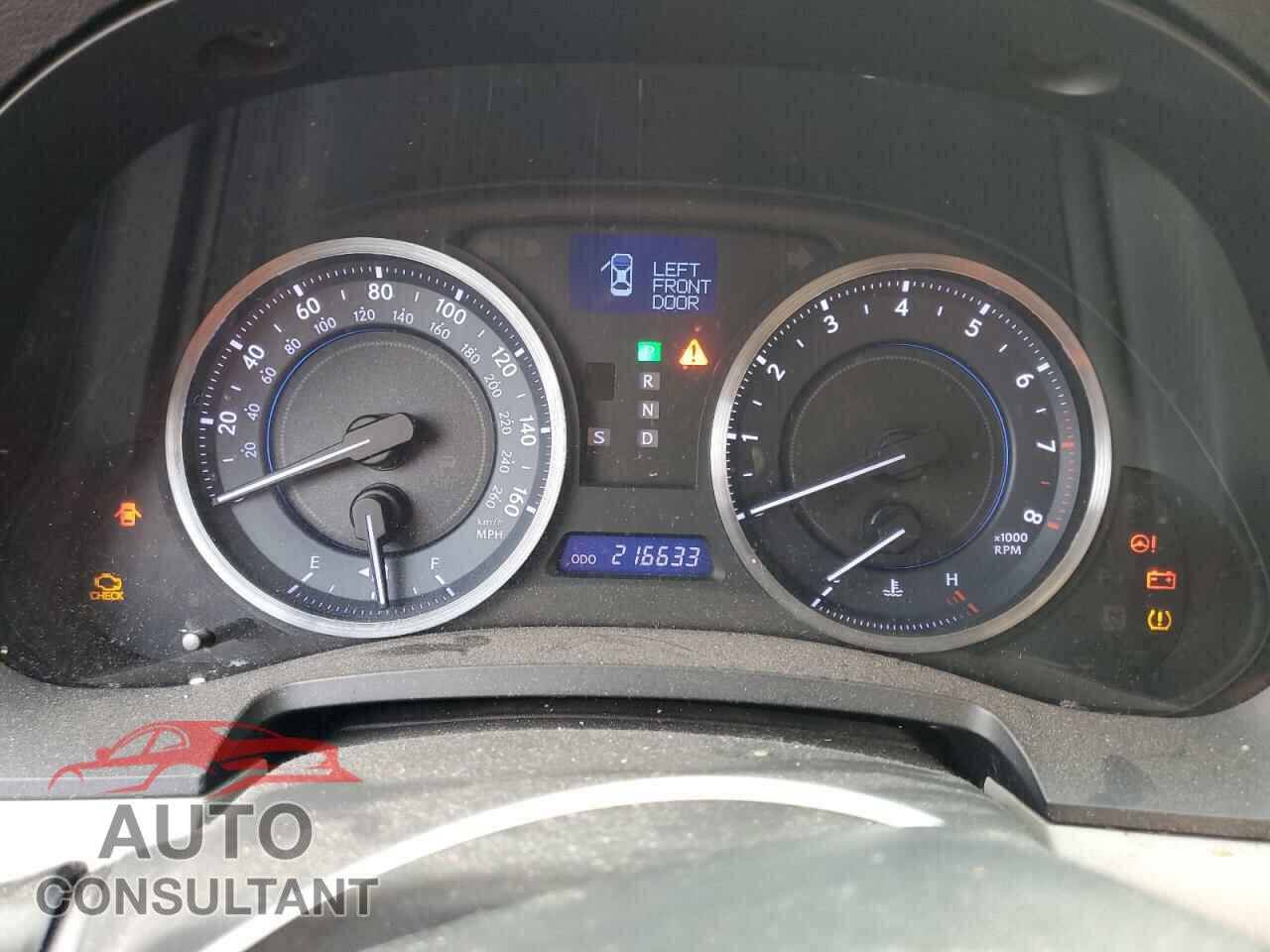 LEXUS IS 2011 - JTHBF5C28B5141324