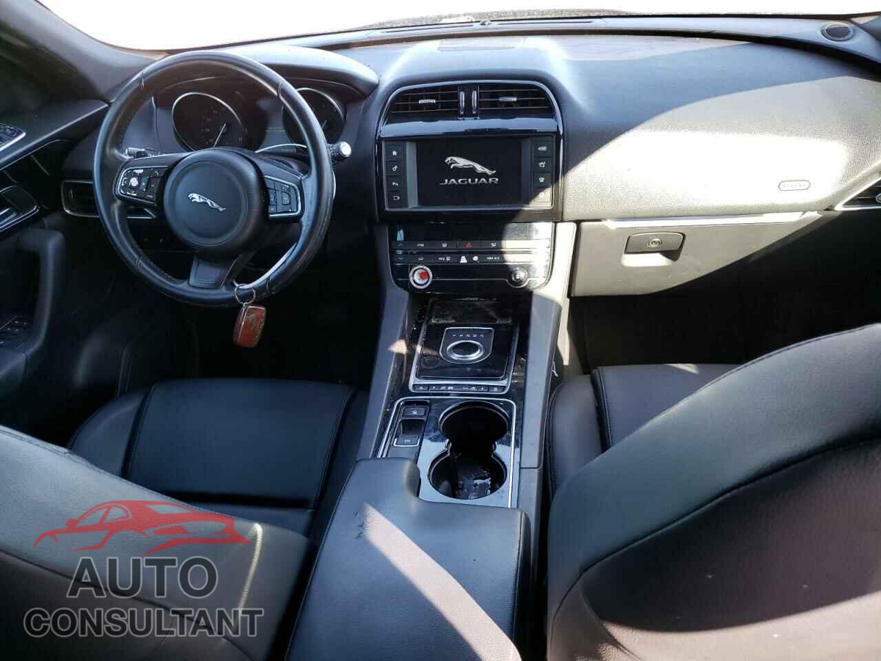 JAGUAR F-PACE 2017 - SADCJ2BV6HA087055
