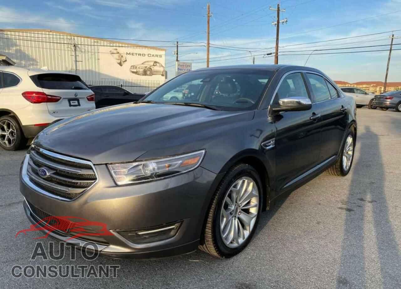 FORD TAURUS 2018 - 1FAHP2F86JG109505