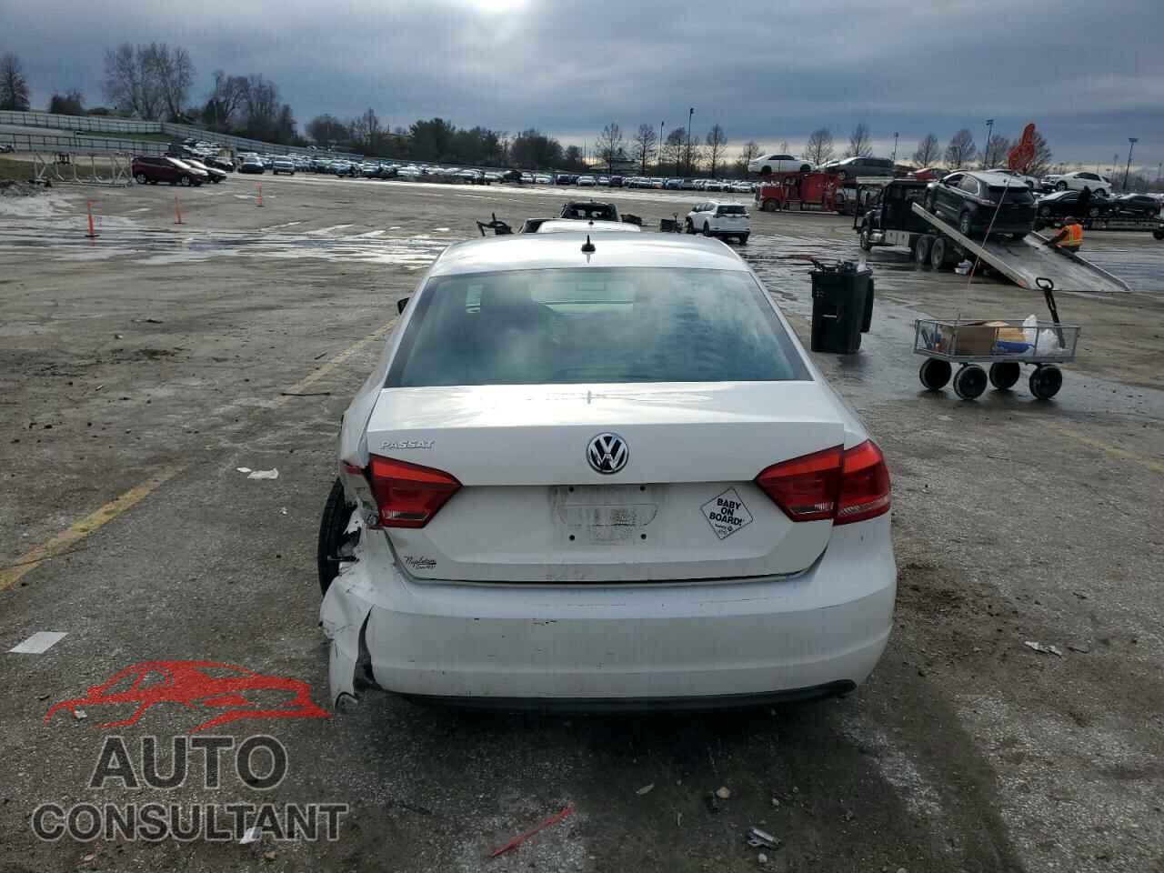 VOLKSWAGEN PASSAT 2014 - 1VWAP7A33EC006721